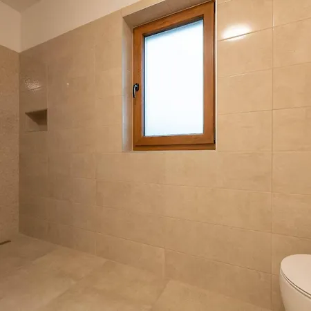 House Luca בית נופש *