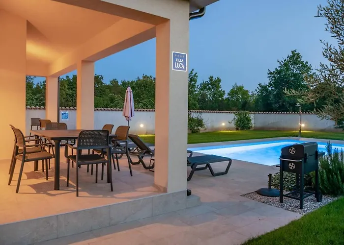 Будинок відпочинку House Luca *