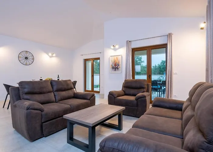 Nyaraló House Luca *